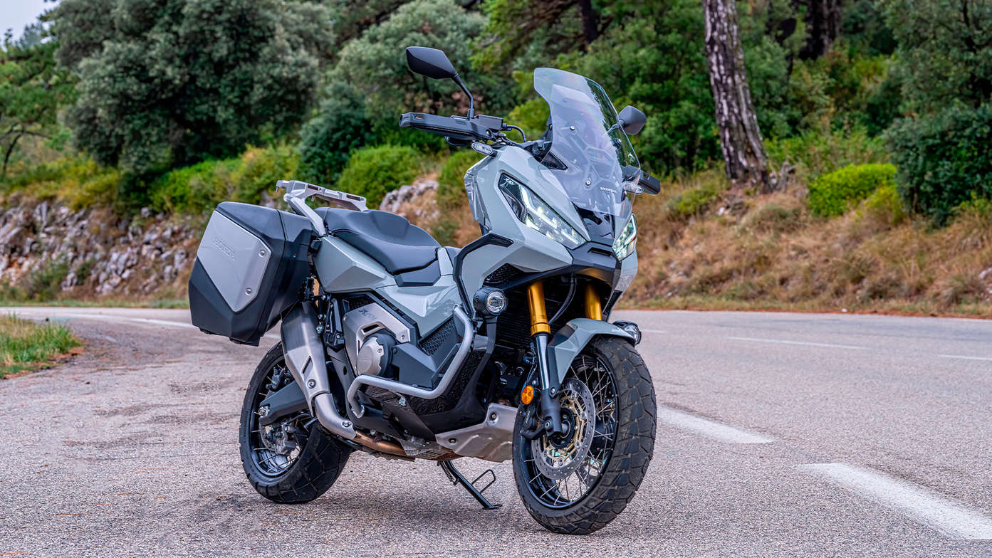 Honda, X-ADV, pravý poloprofil, stojící, na silnici